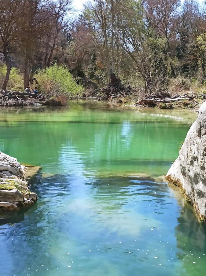 Sous Les Etoiles En Provence, Gite Les Bambous Lurs Luaran gambar